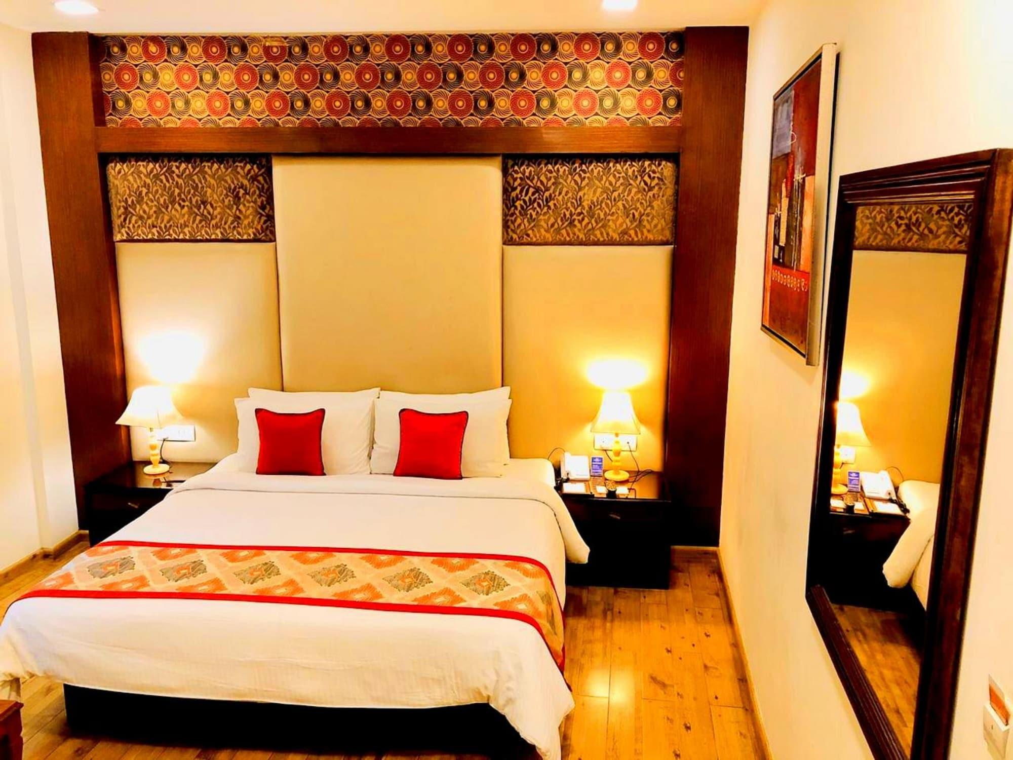 Taurus Sarovar Portico New Delhi Exterior photo