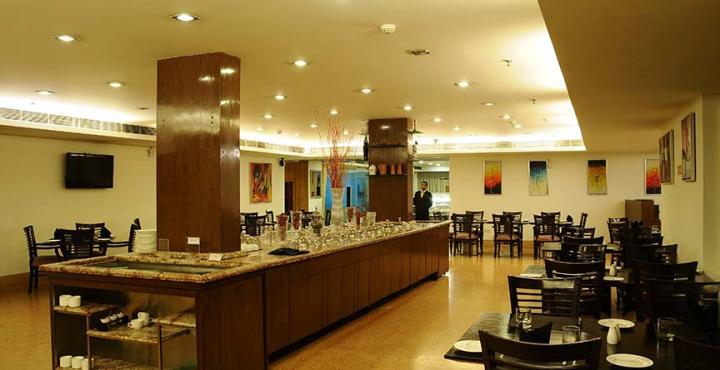 Taurus Sarovar Portico New Delhi Exterior photo