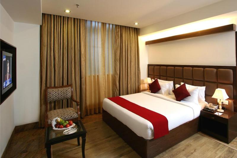 Taurus Sarovar Portico New Delhi Exterior photo