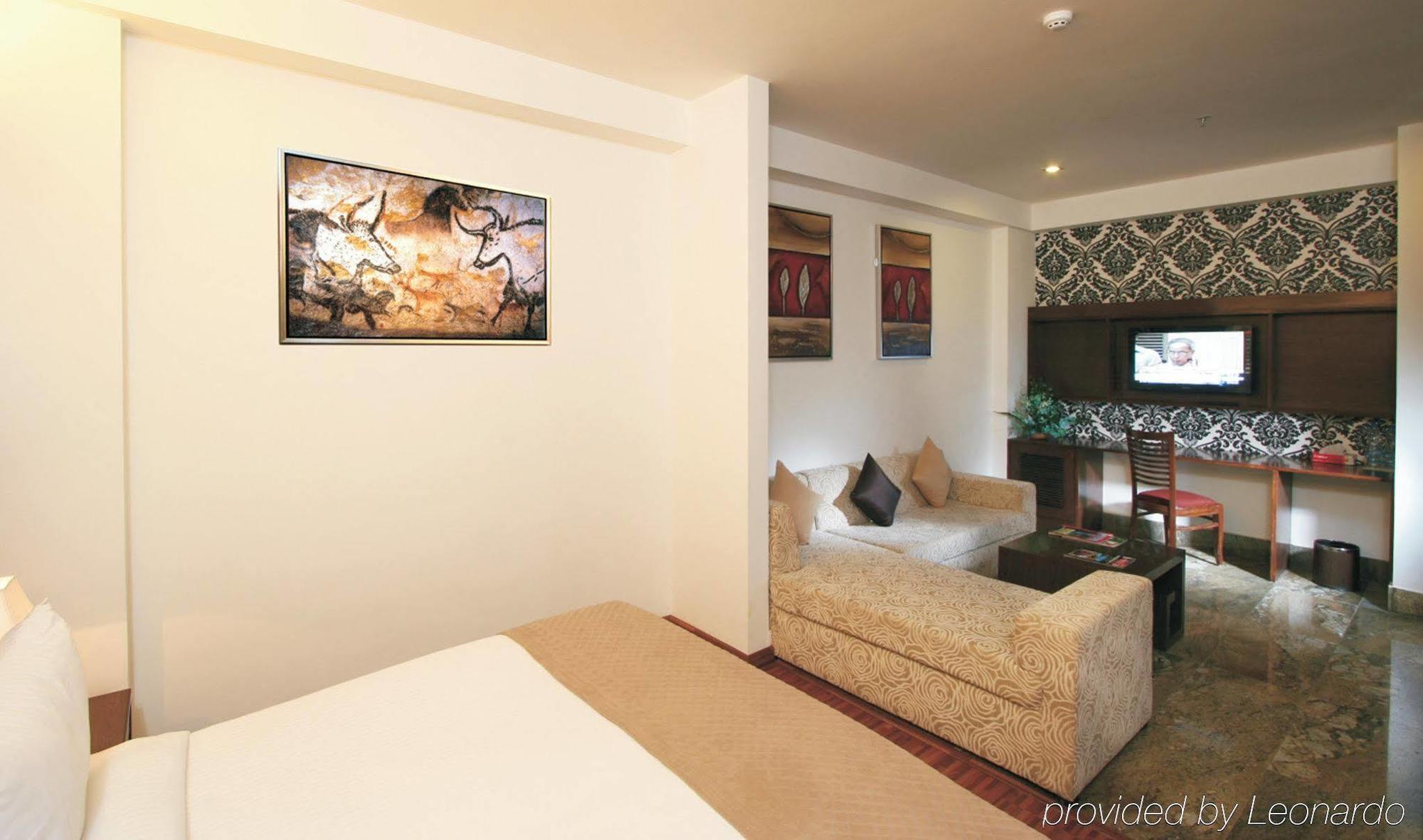 Taurus Sarovar Portico New Delhi Room photo