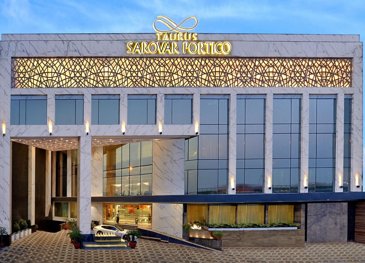 Taurus Sarovar Portico New Delhi Exterior photo